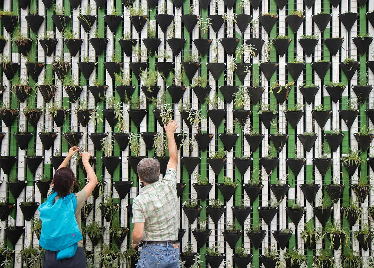 Hire top sustainability speakers | Book now